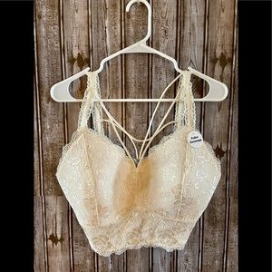 Full Coverage Floral Laced Bralette, women’s full coverage, the buckle.